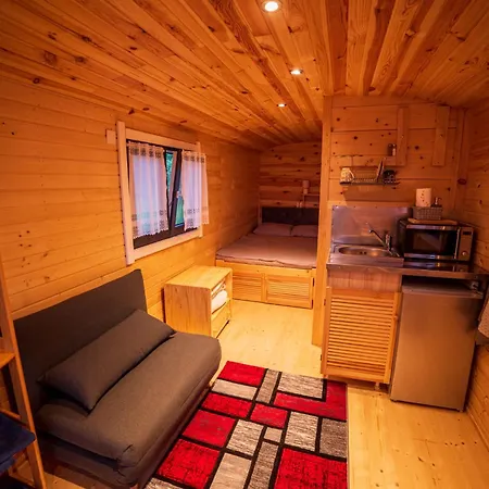 Campsite Red Tiny Voronet
